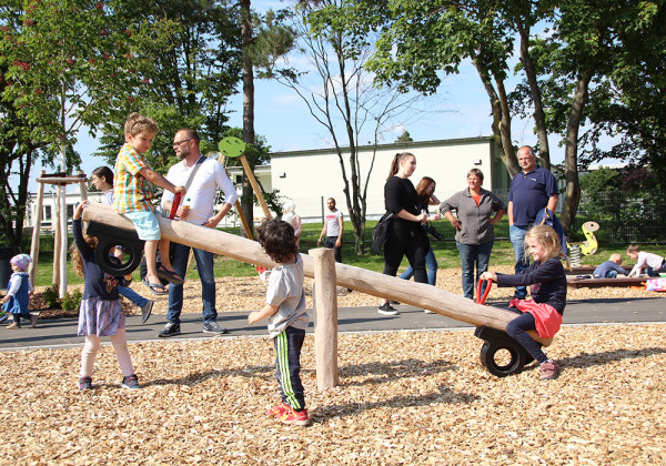Seesaw J4920 legepladser bæredygtig naturtræ serie fjedrende redskaber billede foto